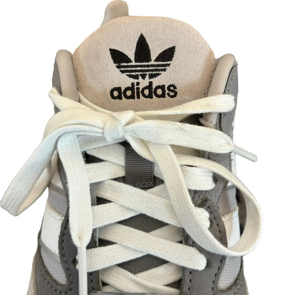Men’s Adidas Gray and White Retropy F90 Sneakers Size‎ 7